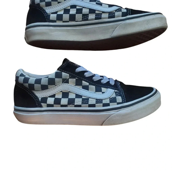 VANS OLD SKOOL CHECKERED BLACK AND WHITE LACE UP SNEAKERS YOUTH SIZE 2.5 - Picture 2 of 5